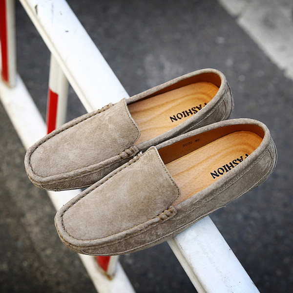 Μοντέρνα  μοκασίνια ανδρικά απλό μοντέλο με επίπεδη σόλα