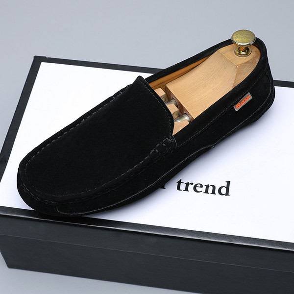 Μοντέρνα  μοκασίνια ανδρικά απλό μοντέλο με επίπεδη σόλα