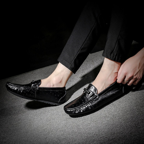 Νέο μοντέλο έκο δερμάτινα μοκασίνια  με μεταλλικό στοιχείο