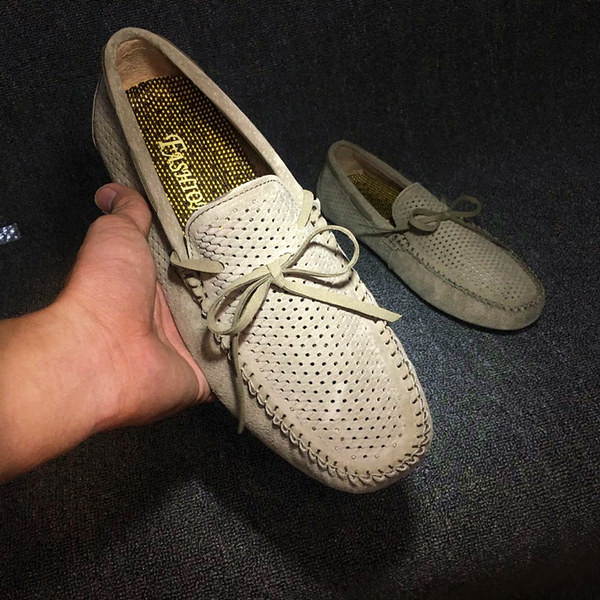 Σύγχρονα μοκασίνια από διάτρητο οικολογικό δέρμα με κορδέλα