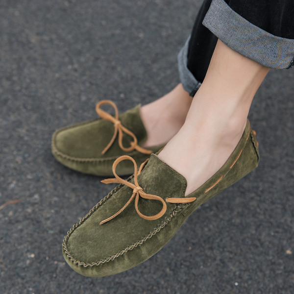 Σύγχρονα μοκασίνια από διάτρητο οικολογικό δέρμα με κορδέλα