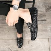 Ανδρικά μοκασίνια από ανάγλυφο δέρμα