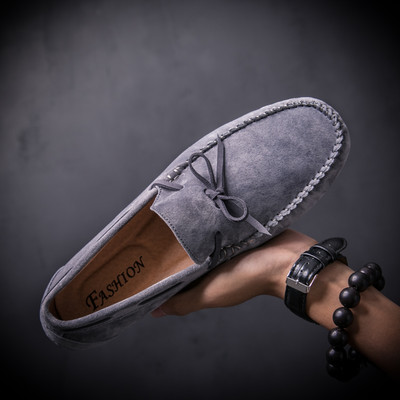 Μοντέρνα μοκασίνια από οικολογικό σουέτ με επίπεδη σόλα