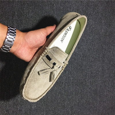 Μοντέρνα μοκασίνια από οικολογικό σουέτ με επίπεδη σόλα