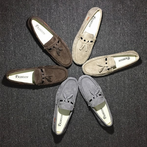 Μοντέρνα μοκασίνια από οικολογικό σουέτ με επίπεδη σόλα