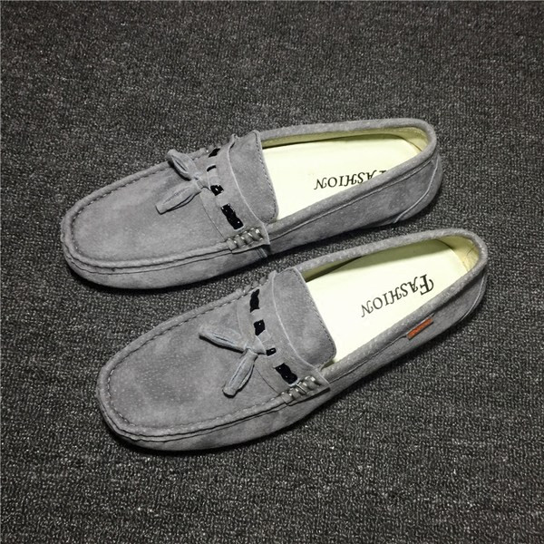 Μοντέρνα μοκασίνια από οικολογικό σουέτ με επίπεδη σόλα