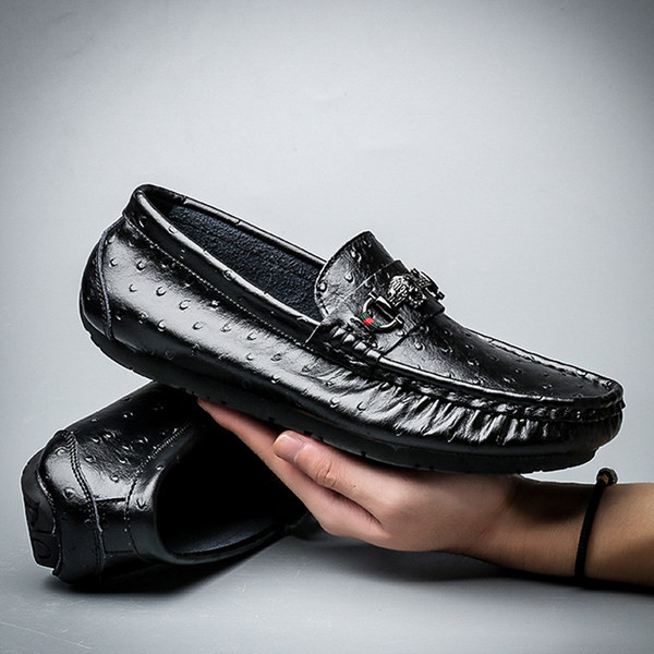 Ανδρικά μοκασίνια από οικολογικό δέρμα με επίπεδη σόλα και διακόσμηση