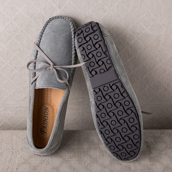 Κλασικό  μοντέλο ανδρικά μοκασίνια σουέτ