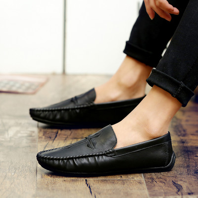 Κομψά μοκασίνια με επίπεδη σόλα από οικολογικό δέρμα