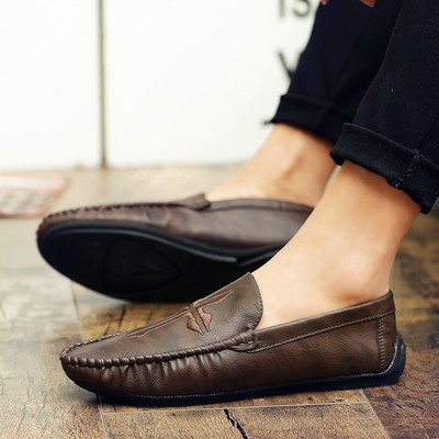 Κομψά μοκασίνια με επίπεδη σόλα από οικολογικό δέρμα