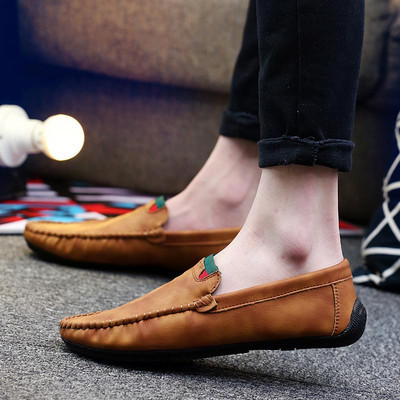 Κομψά  μοκασίνια με επίπεδη σόλα από οικολογικό δέρμα