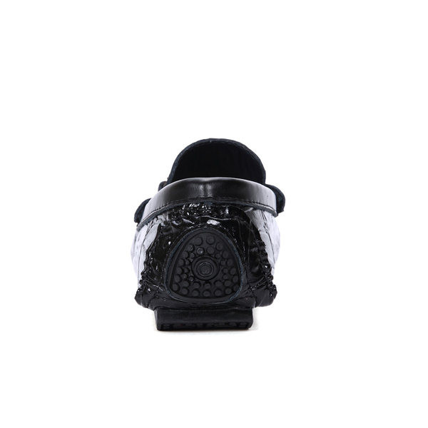 Καλοκαιρινά ανδρικά μοκασίνια κατασκευασμένα από faux δέρμα με μεταλλική διακόσμηση