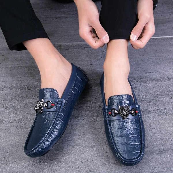 Μοκασίνια για άντρες από οικολογικό δέρμα με μεταλλικό στοιχείο