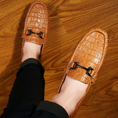 Ανδρικά μοκασίνια από ανάγλυφο οικολογικό δέρμα και μεταλλικό στοιχείο