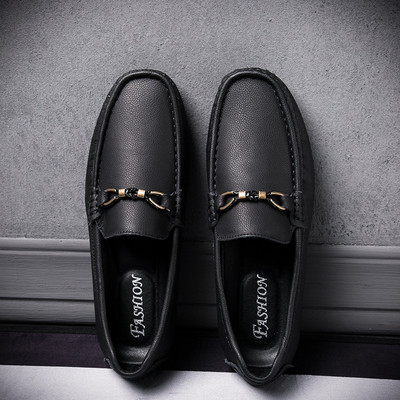 Μοκασίνια ανδρικά με μεταλλικό στοιχείο