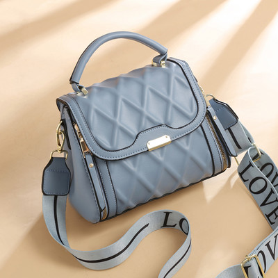 Γυναικεία τσάντα νέου μοντέλου με δύο λαβές σε τρία χρώματα