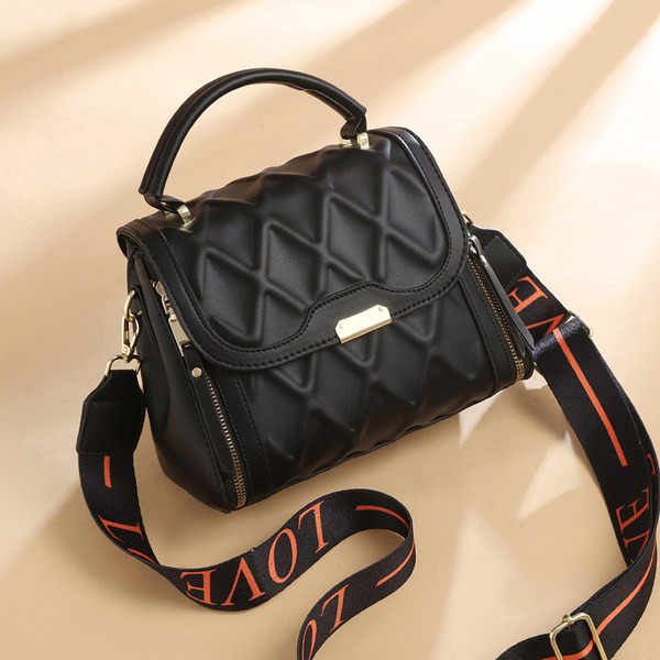 Γυναικεία τσάντα νέου μοντέλου με δύο λαβές σε τρία χρώματα