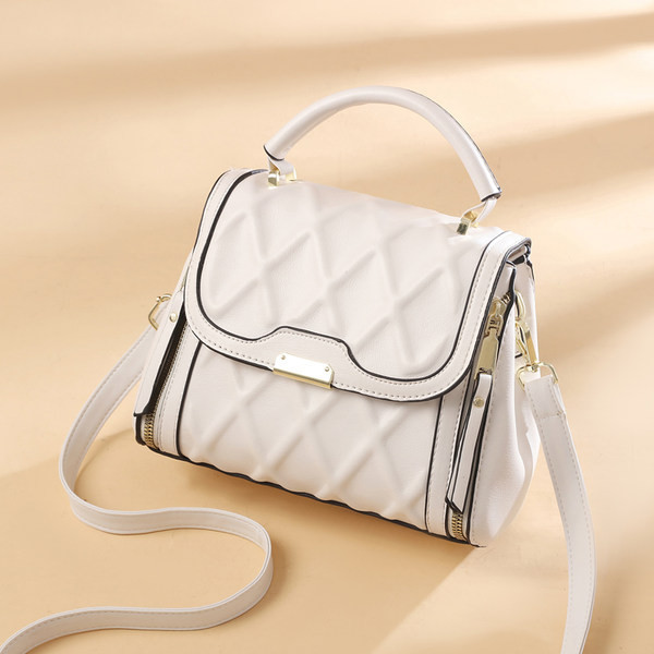 Γυναικεία τσάντα νέου μοντέλου με δύο λαβές σε τρία χρώματα