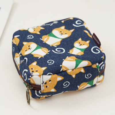 Γυναικείο μίνι πορτοφόλι με φερμουάρ και πολύχρωμες εφαρμογές