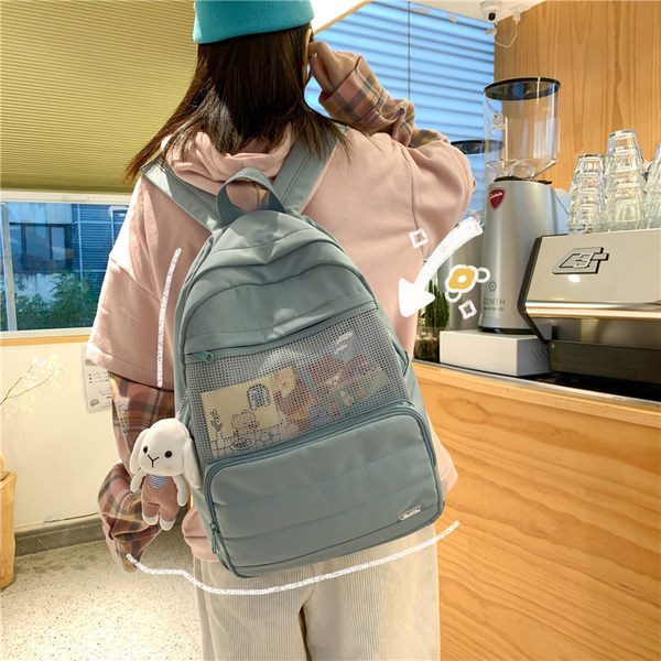 Moderan ženski ruksak s aplikacijom i dodatkom