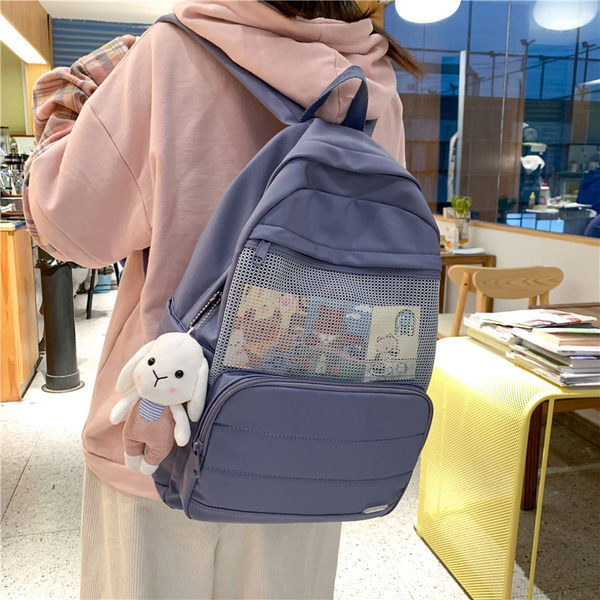 Moderan ženski ruksak s aplikacijom i dodatkom