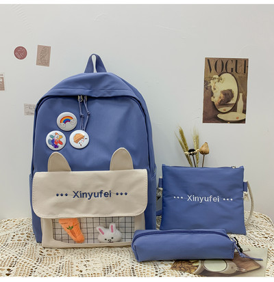 Ikdienas mugursoma ar kabatu un 3D elementiem