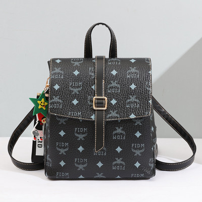 Γυναικείο τετράγωνο σακίδιο με αγκράφα και εφαρμογές