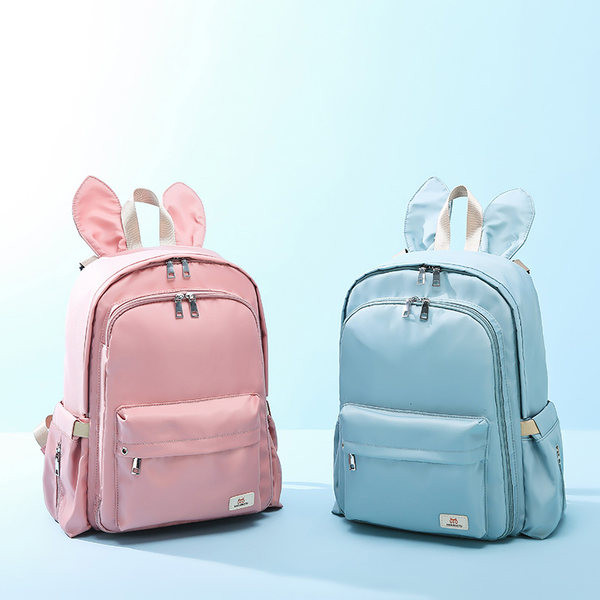 Liela tekstila mugursoma ar 3D elementu