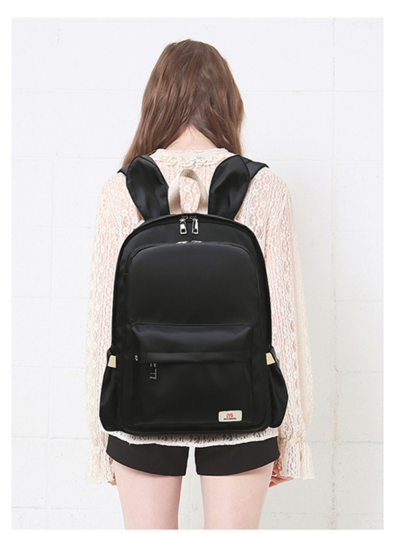 Liela tekstila mugursoma ar 3D elementu