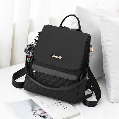 Μοντέρνο γυναικείο σακίδιο με μεταλλική διακόσμηση σε τρία χρώματα