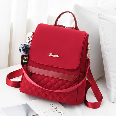 Μοντέρνο γυναικείο σακίδιο με μεταλλική διακόσμηση σε τρία χρώματα