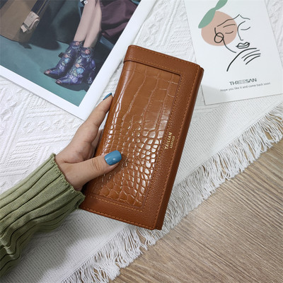 Νέο μοντέλο γυναικείο πορτοφόλι με τσέπες για πιστωτικές κάρτες