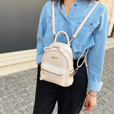 Μοντέρνο γυναικείο σακίδιο από ανάγλυφο δέρμα - δύο μεγέθη