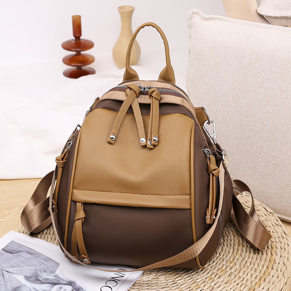 Liela ikdienas mugursoma ar rāvējslēdzējiem