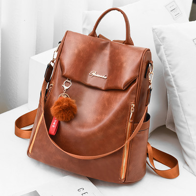 Γυναικείο σακίδιο από οικολογικό δέρμα με μεταλλικά στοιχεία