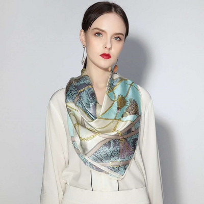 Κομψό γυναικείο κασκόλ με φιγούρες σε διαφορετικά χρώματα