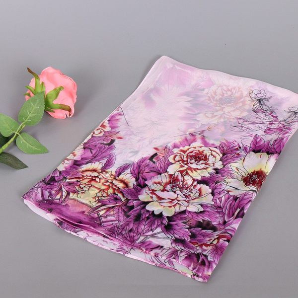 Vasaras sieviešu šalle ar ziedu motīviem dažādās krāsās