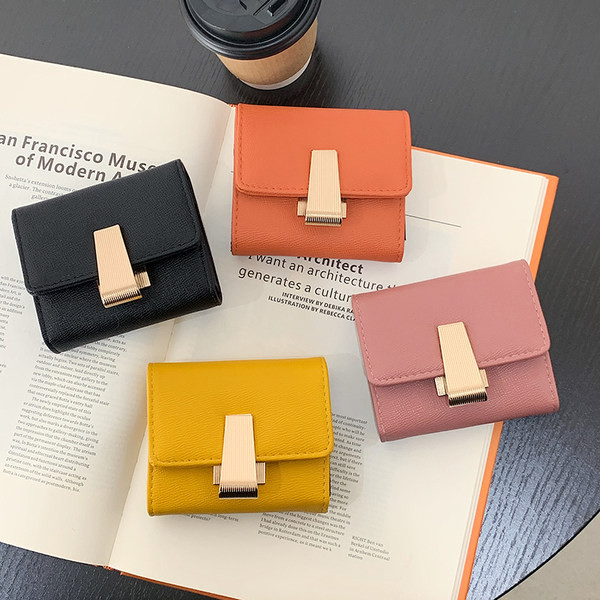 Модерен дамски портфейл от еко кожа със закопчалка