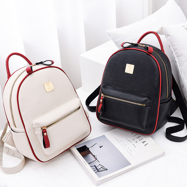 Дамска раница от еко кожа с заден и преден джоб с цип