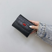 Έκο δερμάτινο τσαντάκι με τρισδιάστατο στοιχείο