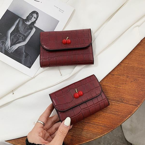 Έκο δερμάτινο τσαντάκι με τρισδιάστατο στοιχείο