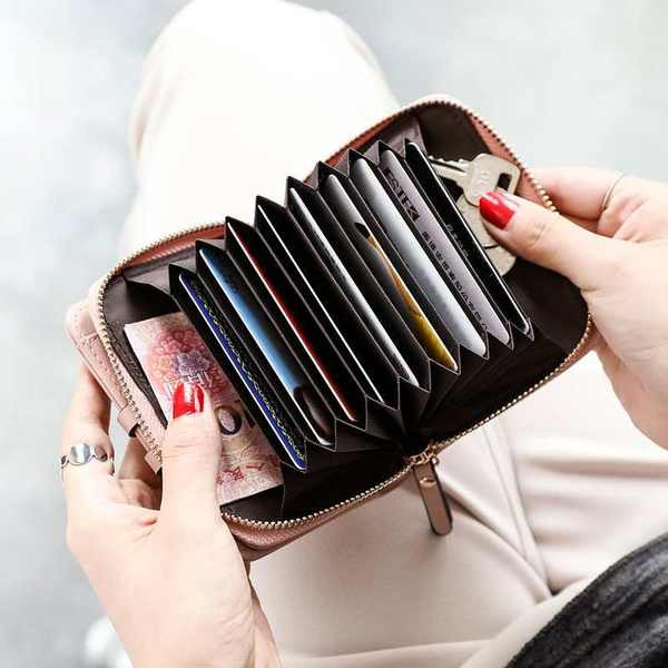 Καθημερινή τσάντα με χώρο κάρτας