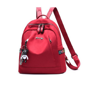 Καθημερινό γυναικείο σακίδιο με μπρελόκ