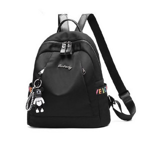 Καθημερινό γυναικείο σακίδιο με μπρελόκ