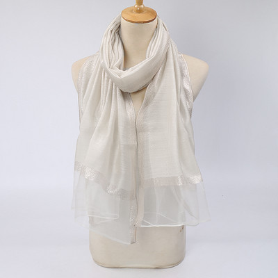 Eșarfă de damă din material plasă cu fire strălucitoare