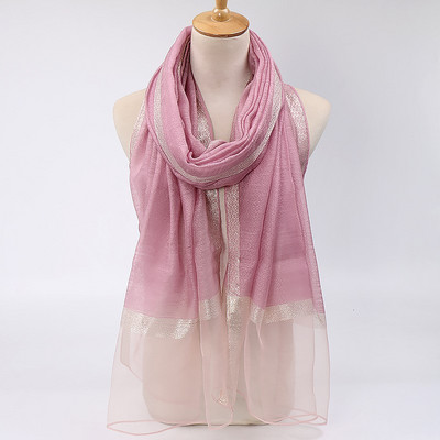 Eșarfă de damă din material plasă cu fire strălucitoare