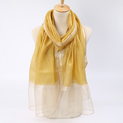 Eșarfă de damă din material plasă cu fire strălucitoare