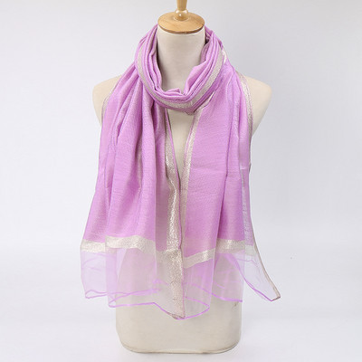 Eșarfă de damă din material plasă cu fire strălucitoare