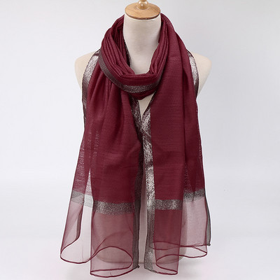 Eșarfă de damă din material plasă cu fire strălucitoare