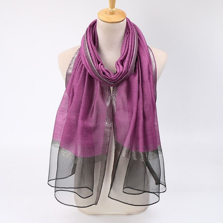 Eșarfă de damă din material plasă cu fire strălucitoare